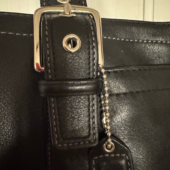 Coach Black Leather tote from early 2000 - Picture 8 of 11